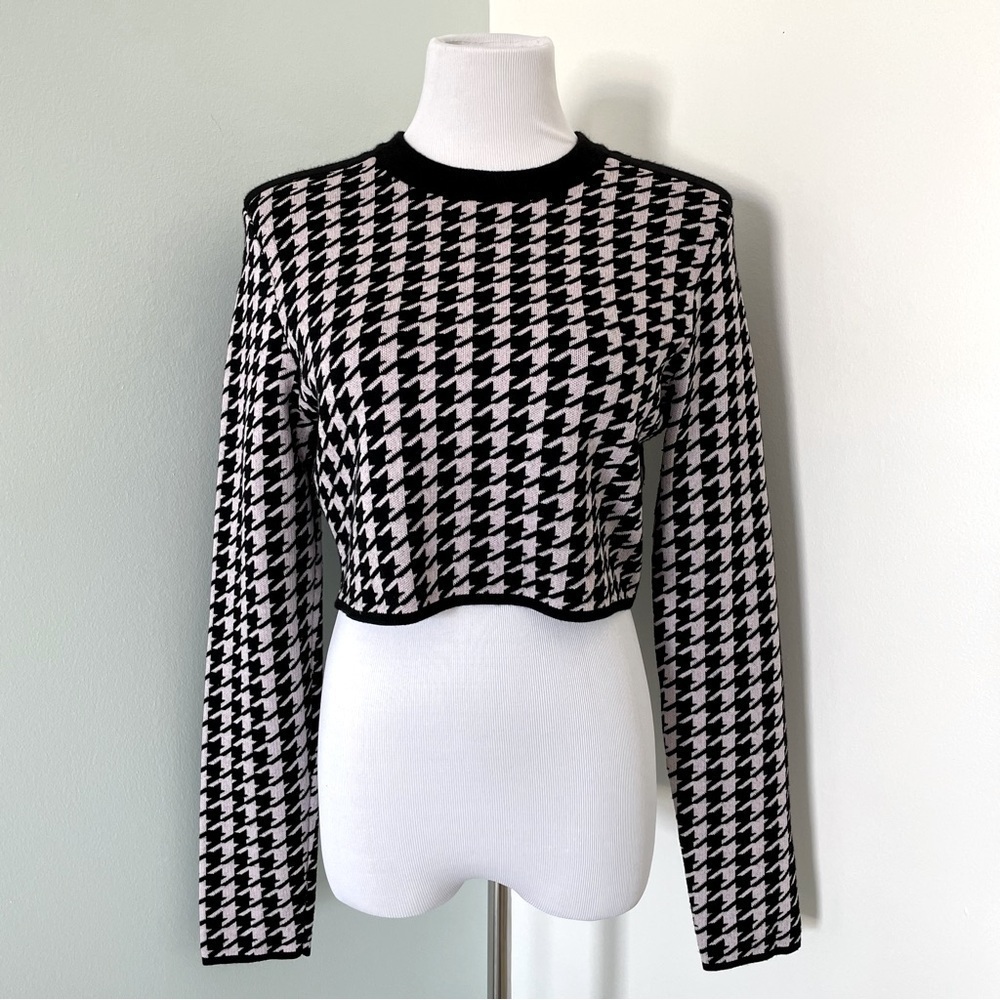 Express Houndstooth Cropped Long Sleeve Black & White Sweater Size L